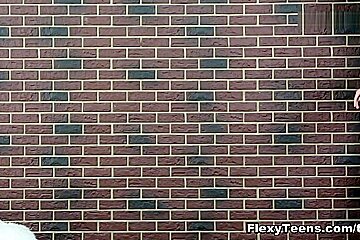 FlexyTeens Video: Ariella