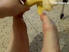 Foot Banana