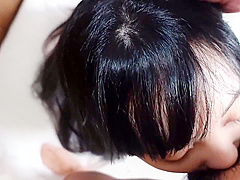Free Premium Video 色白てスレンターなロ顔美女つるつるてキツキツなおまんこに遠慮