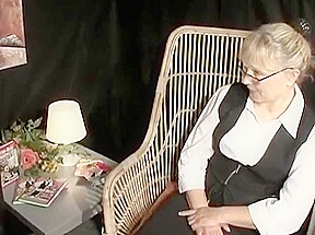 Frulein Rottenmeier will wissen ob das Paar schon Erfahrungen gemacht hat!