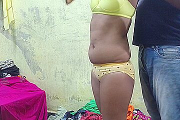 Gav Se Ahi Kamwali Bai Ko Kam Karne Wale Ladake Choda