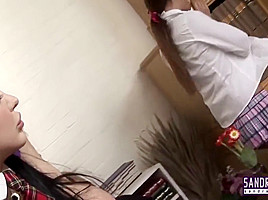 Gemeinsame Masturbation Im Klassenzimmer