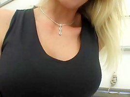 Get crushed beautiful Southern Giantess