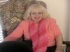 Grandma Jamie Uses A Vibrator