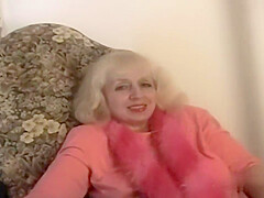 Grandma Jamie Uses A Vibrator
