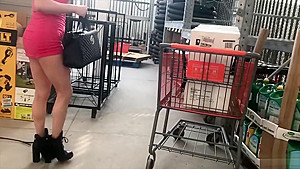 HER BUBBLE BUTT TURNS HEADS AT HOME DEPOT