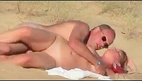 HIDDEN SPY COUPLE ON THE BEACH 2