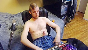 HORNY WEBCAM MODEL JERKS OFF AND SHOWS HIS BIG MEATY UNCUT DICK NO CUMSHOT