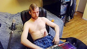 HORNY WEBCAM MODEL JERKS OFF AND SHOWS HIS BIG MEATY UNCUT DICK NO CUMSHOT