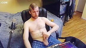 HORNY WEBCAM MODEL JERKS OFF AND SHOWS HIS BIG MEATY UNCUT DICK NO CUMSHOT