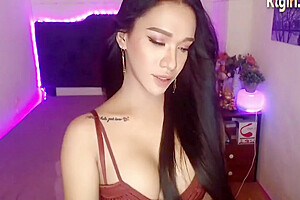 Half Filipina Half Aussie Trans Beauty In Lingerie Webcams Solo