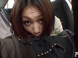 Horny Japanese Babe Masturbates In The Car Before Sucking A Big Cock