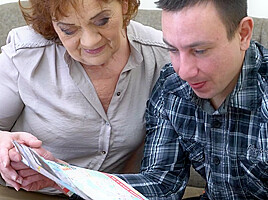 Horny Robbie Loves Fucking Older Mature Ladies - MatureNL