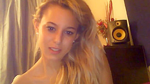 Hot babe masturbates with a dildo