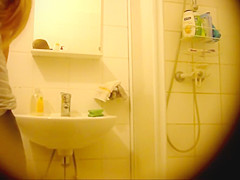 Incredible blonde, shower spy