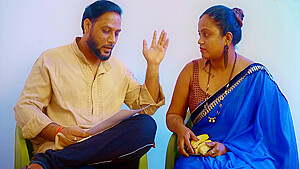 Indian Desi Stepmom Apne Se Chudwati Hai
