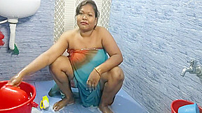 Indian Housewife Sexy Show 21