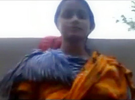 Indian young college girl boobs show