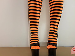 Joyeux Halloween ! Bonbons Et Foutre Pour Mes Talons