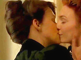 Keira Knightley & Eleanor Tomlinson - Colette (2018)