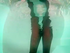Kiky Pool Party