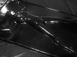 Latex Lesbo facesit