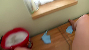 Lesbo Beauty Pussylicked During Cleaning