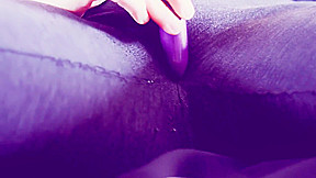 Louna Vahia, Squirt And Pee Yoga Pant  Hard Orgasme