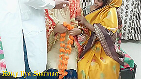 Maa Ke Samne Souteela Baap Ne Beti Ko Chud Diya With Hindi Audio