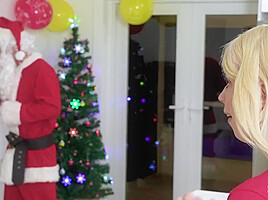 Madison Summers In Got Fucked By Santas Huge Cock