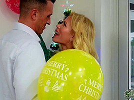 Madison Summers In Got Fucked By Santas Huge Cock