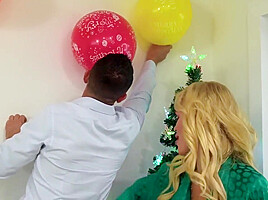 Madison Summers In Got Fucked By Santas Huge Cock