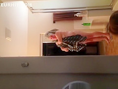 Man films his fat woman getting out of shower