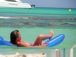 Massive natural big boob teen 18+ going topless on the public beach!