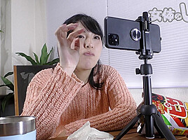 Masturbation duting a call - Fetish Japanese Video