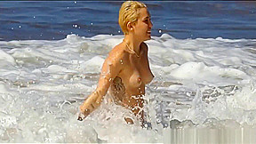 Miley Cyrus Nude Celebrity Pussy