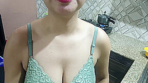 Muh Main Mota Lund Dal Kar Kiya Deep Throat Blowjob Aur Fir Jorse Chod Kar Fara Boor In Kitchen