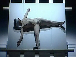 Nackt im Theater