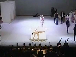 Nackt im Theater