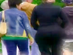 PAWG Mature in the park