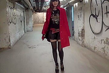 Pantyhose Rock Star flashing