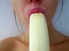 Peas And Pies How To Eat A Banana – Relaxing Eating Sounds