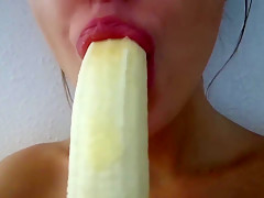 Peas And Pies How To Eat A Banana – Relaxing Eating Sounds