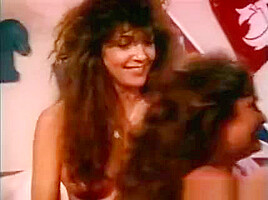 Porn Legends Eat Pussy In Lesbian Threeway