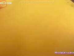 Pregnantbangers - Preggo Woman Getting Pussy Eating