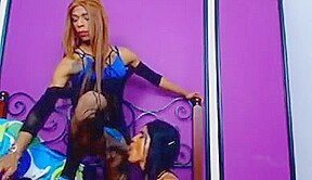 Pretty Tranny Slurps a Big Hard Cock