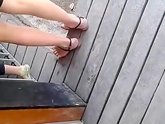Public Feet 124