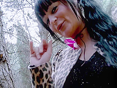 Pussy In The Middle Of The Woods