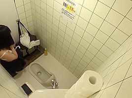 Pym-466 Video Of Female student 18+ In Public Toilet