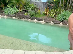 Quick Fuck And Getting My Pussy Eaten Out In The Pool!